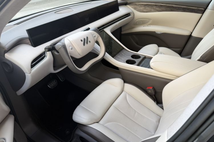 Used IM LS7 2024 100kWh Max Lux Rear-Drive Version Interior 4