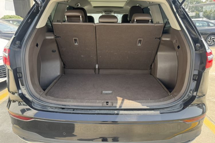 Used Volkswagen Viloran 2024 330TSI Business Edition Trunk