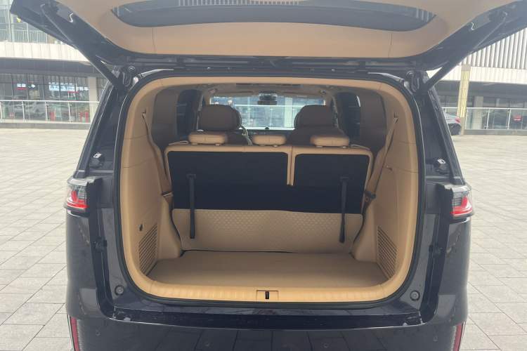 Used VOYAH Dream 2022 0-Emission Version Range of 475 km
