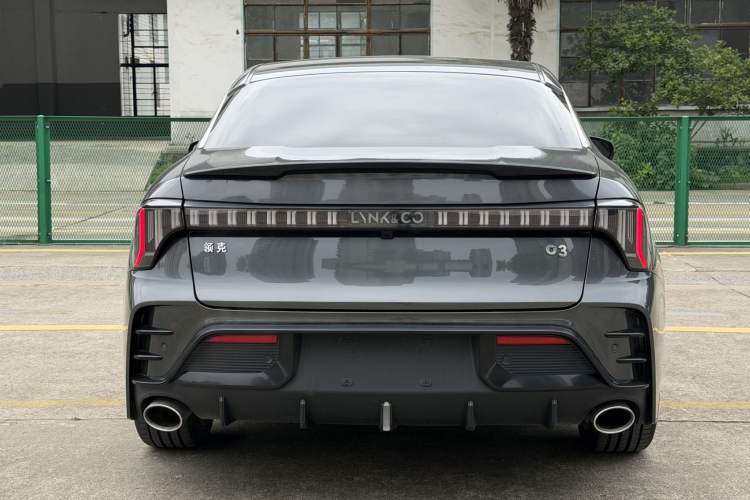 Used Lynk & Co 03 2023 2.0TD DCT JingPro Exterior 5