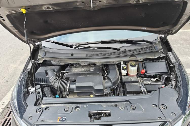 Used Buick GL8 2023 Land Executive Class Comfort Model