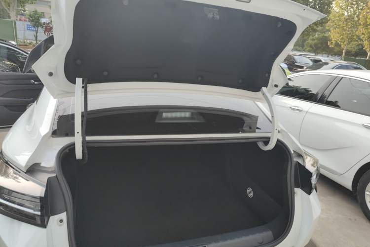 Used Dongfeng Aeolus Yixuan 2024 1.5L Automatic JingSu Edition
