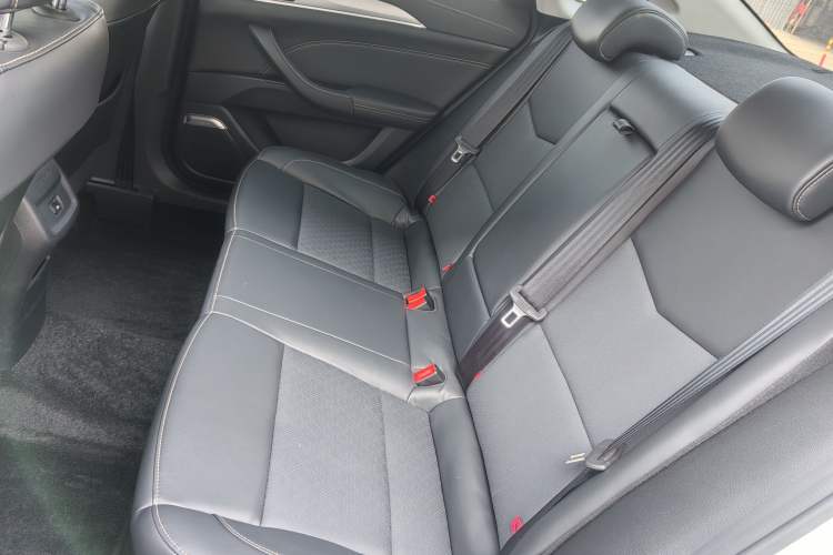 Used Changan Eado 2019 High-Energy Edition 1.6L GDI Manual Pioneer Model China VI Standard