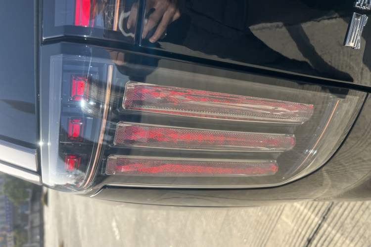 Used Hyptec HL 2025 700 Ultra Six-Seater All-Wheel-Drive LiDAR Version
