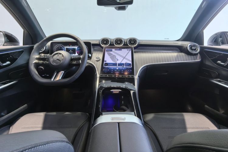 Used Mercedes-Benz GLC 2023 Facelift GLC 260 L 4MATIC Luxury Version 5 Seats