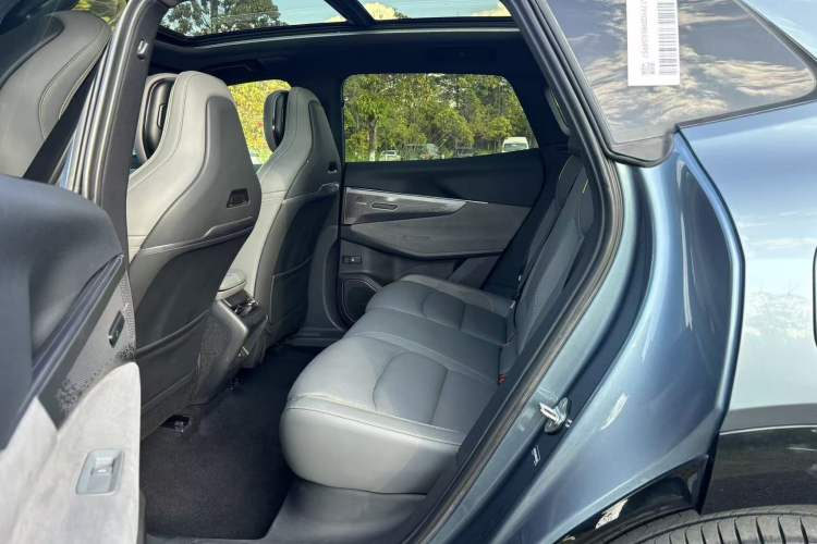 Used Lynk & Co 08 EM-P 2023 220 km Limited-Time Edition