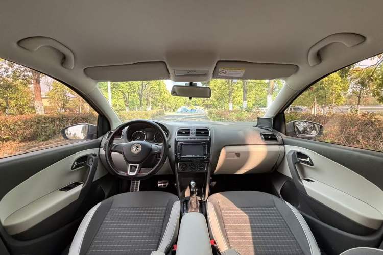 Used Volkswagen Polo 2014 1.6L Automatic Comfort Edition
