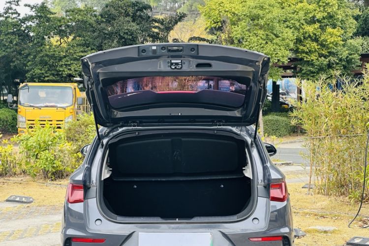 Used BYD e2 2020 Upgraded Version Long-Range Edition Luxury Model Trunk