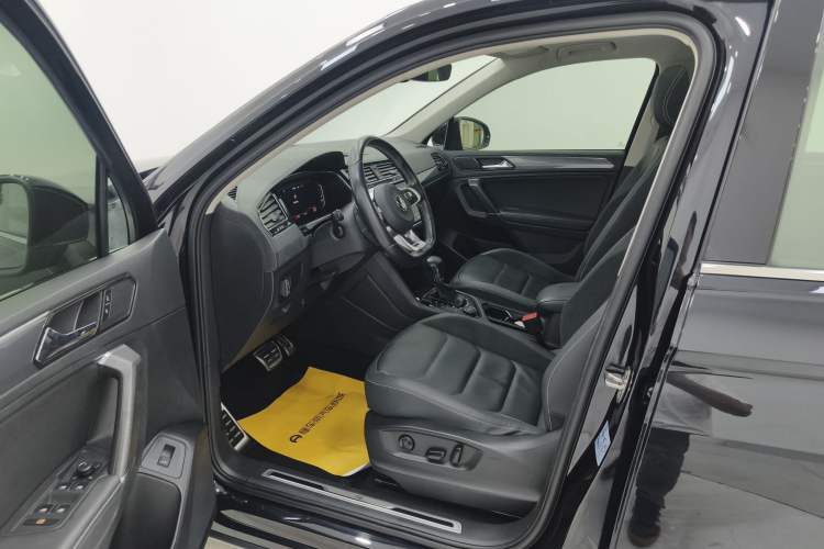 Used Volkswagen Tiguan L 2021 380TSI Automatic All-Wheel Drive R-Line Comfort Plus 7-Seater