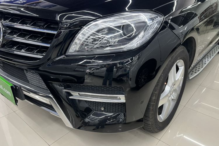 Used Mercedes-Benz M-Class 2014 ML 400 4MATIC Luxury Model Exterior 5