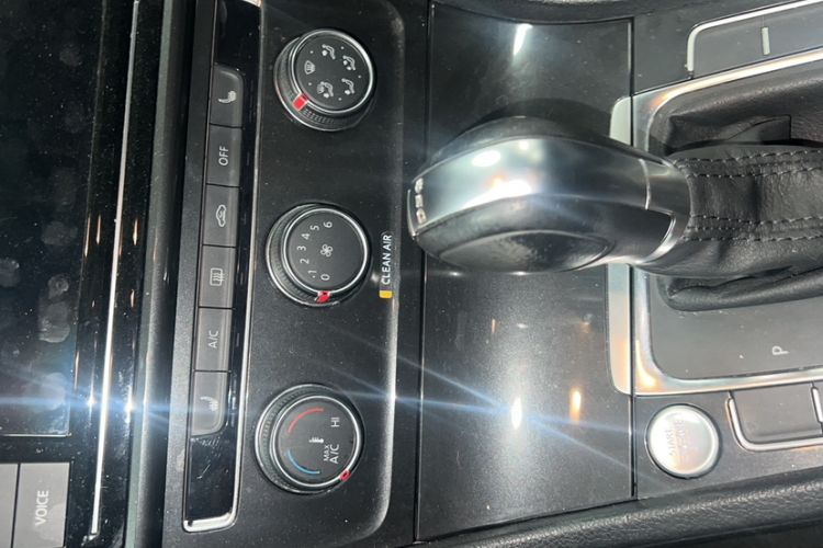 Used Volkswagen Golf 2019 280TSI DSG Luxury Version China VI Standard Interior 6