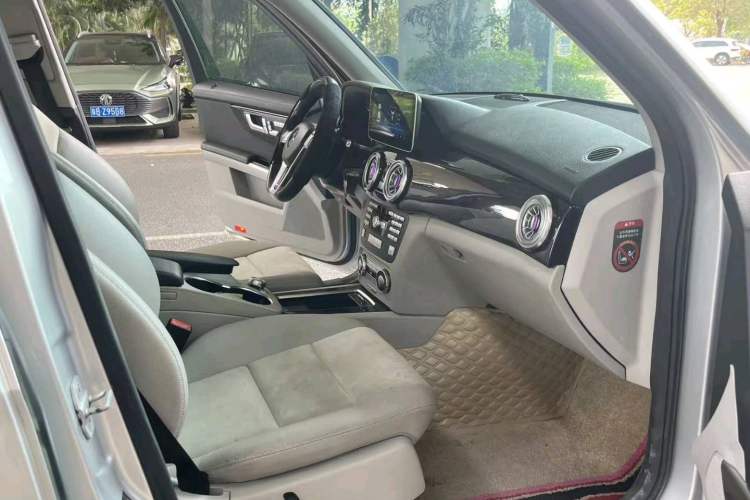 Used Mercedes-Benz GLK-Class 2015 GLK 260 4MATIC Fashion Edition Ultimate Version
