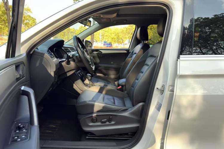 Used Volkswagen Tiguan L 2021 330TSI Automatic Two-Wheel Drive Smart Edition
