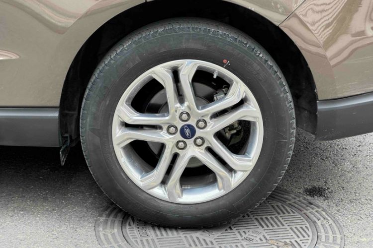 Used Ford Edge 2015 2.0T GTDi Two-Wheel-Drive High-Line Version