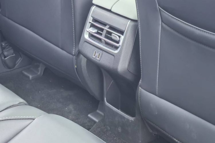 Used Changan CS75 PLUS 2024 3rd Generation Champion Edition 2.0T Intelligent Drive Performance Model
