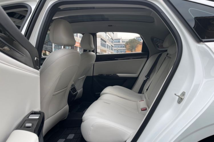 Used Geely Galaxy L6 2023 125km Starship