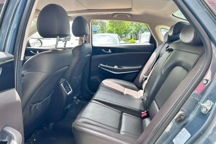 Used CHANGAN Raeton CC 2018 1.5T Automatic Zunya Model China V Standard
