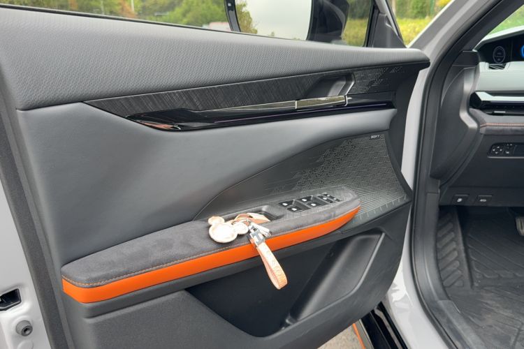 Used CHANGAN UNI-V 2022 2.0T Leading-Speed Edition Interior 2