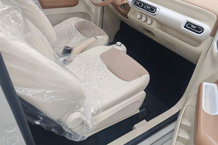 Used Wuling Hongguang MINIEV 2024 3rd Generation 215km Youth Edition