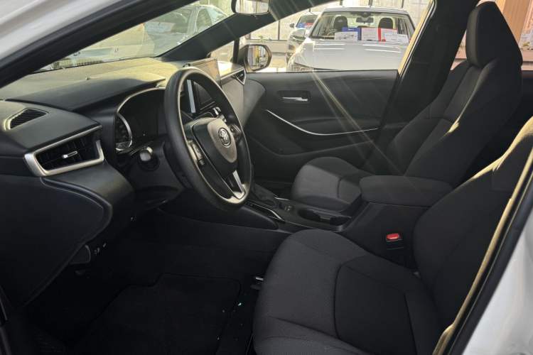 Used Toyota Levin 2019 Dual-Engine 1.8H E-CVT Luxury Edition China VI Standard
