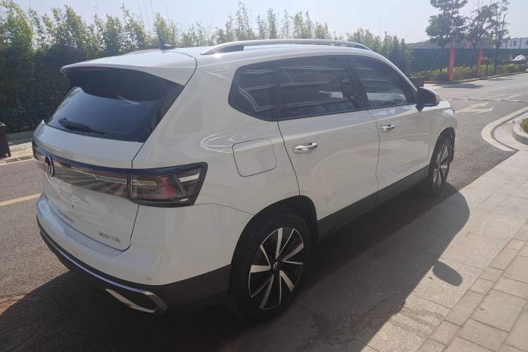 Used Volkswagen Tharu 2024 300TSI Two-Wheel-Drive Moonlight Edition
