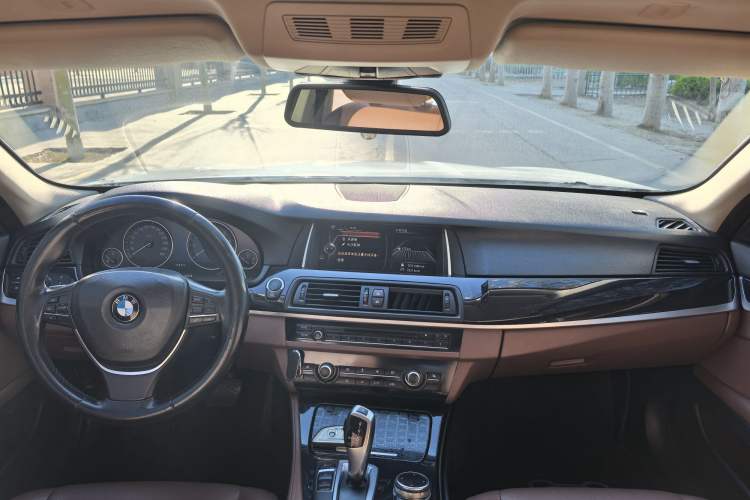 Used BMW 5 Series 2017 520Li Elegant Edition Interior 1