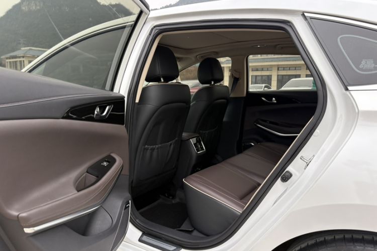 Used Changan Raeton CC 2018 1.5T Automatic Haoya Model Guangmang Edition China V Standard