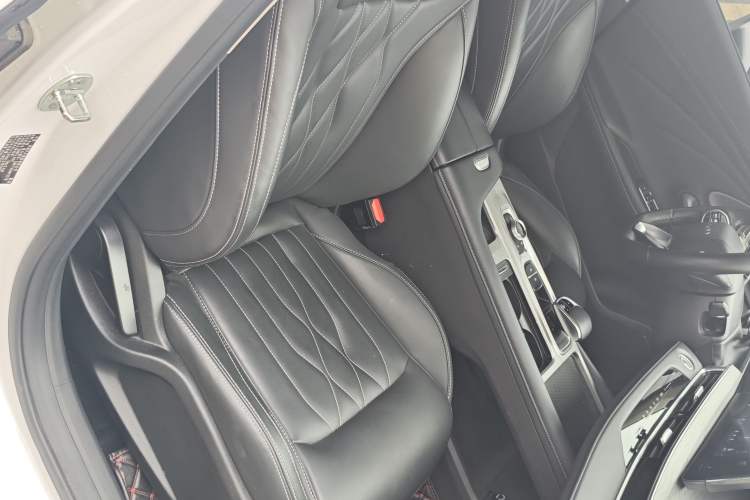 Used Chery Arrizo 8 2023 1.6T DCT Elite Interior 4