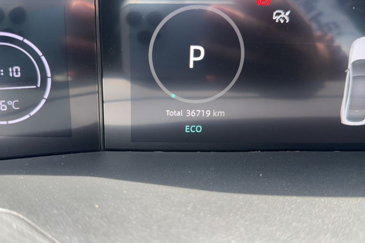 Used CHANGAN UNI-V 2022 2.0T Leading-Speed Edition Odometer Close Up