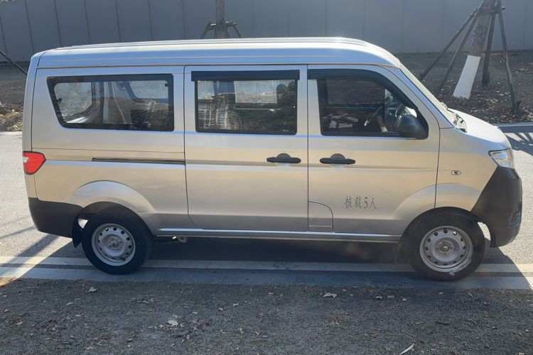 Used Jinbei Hiace X30 2023 1.5L Super-Comfortable Passenger Van 5/6/7-Seater Non-Air-Conditioned Version Model SWC15M
