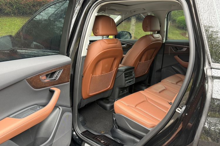 Used Audi Q7 2025 45 TFSI quattro S line Black Warrior Edition Interior 6