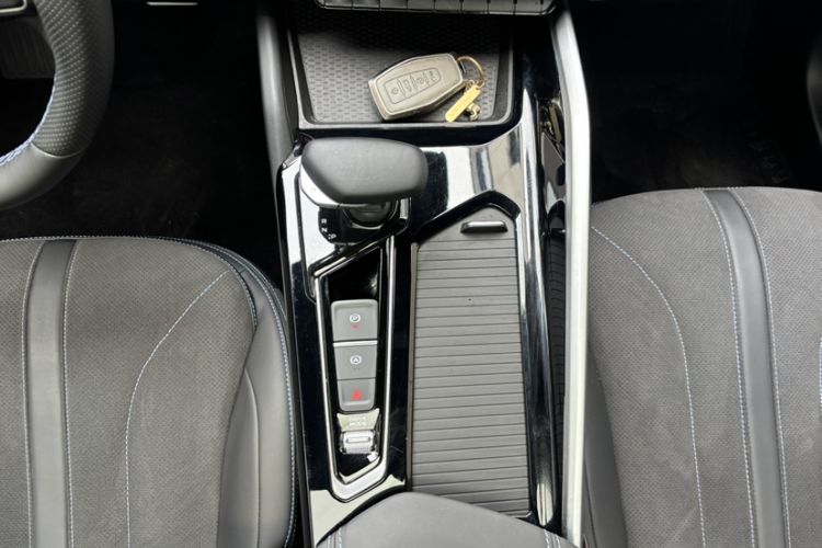 Used Geely Auto Preface 2025 Dongfang Yao 2.0TD Lanxing Edition Gear Lever