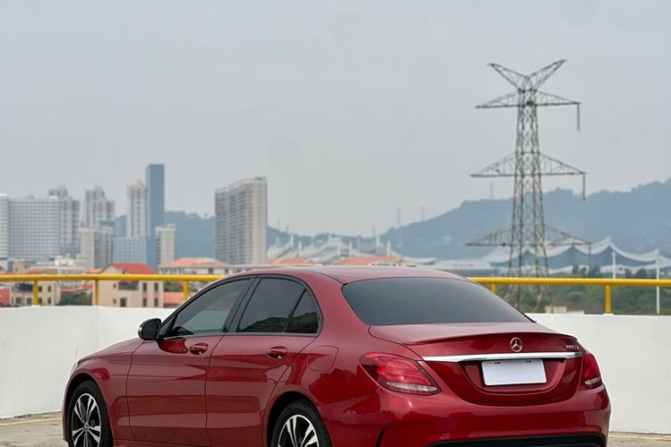 Used Mercedes-Benz C-Class 2017 Restyled C 200 Sport Edition Exterior 6
