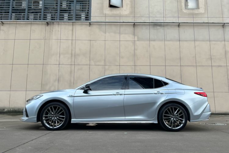 Used Toyota Camry 2025 Dual-Motor 2.0 HXS Glory Edition