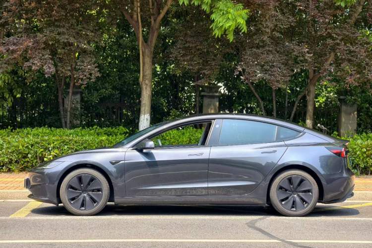 Used Tesla Model 3 2025 Rear-Wheel-Drive Version