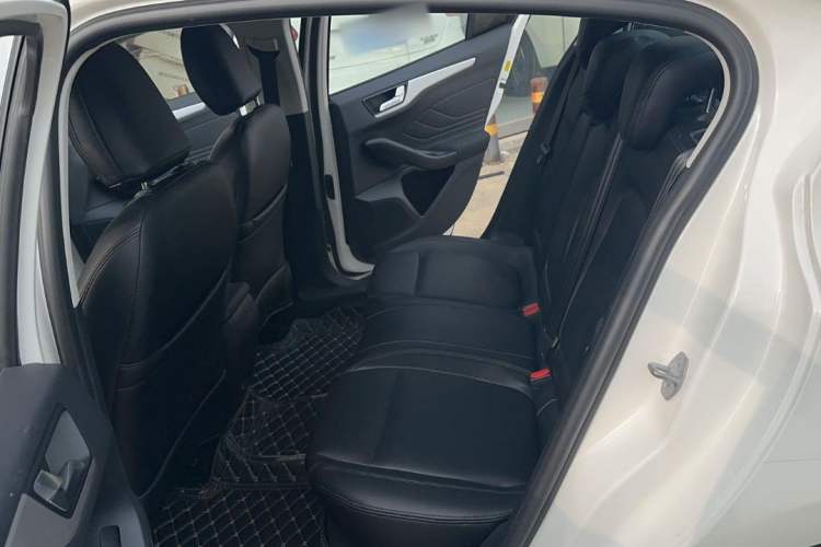 Used Ford Focus 2019 Sedan 1.5L Automatic FENGYUE Model China V Standard