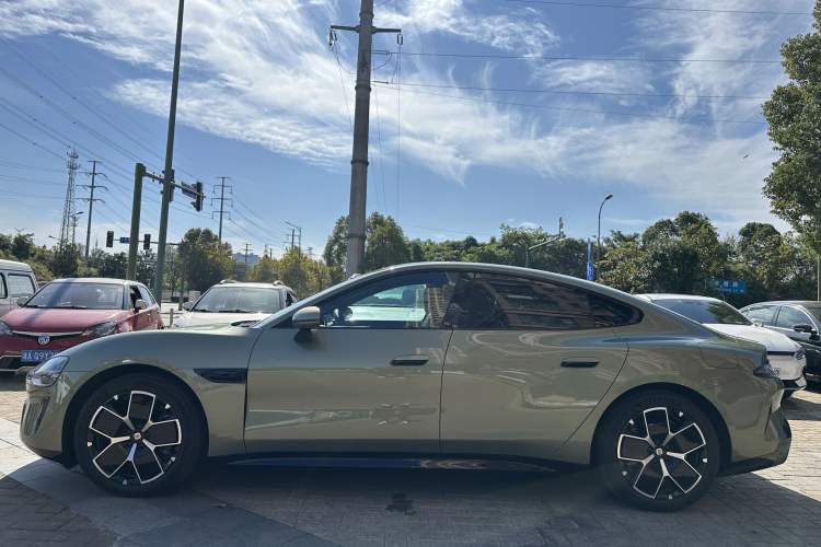 Used Xiaomi Auto SU7 2024 Rear-Drive Long-Range Intelligent Driving Version
