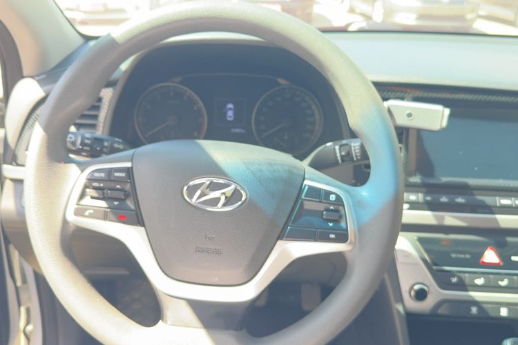 Used Hyundai Elantra (6th Generation / Lingdong) 2016 1.6L Automatic ZhiXuan – Elite Version Steering Wheel
