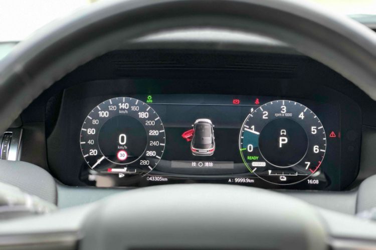 Used Land Rover Discovery Sport New Energy 2022 P300e Performance Tech Edition Odometer Close Up