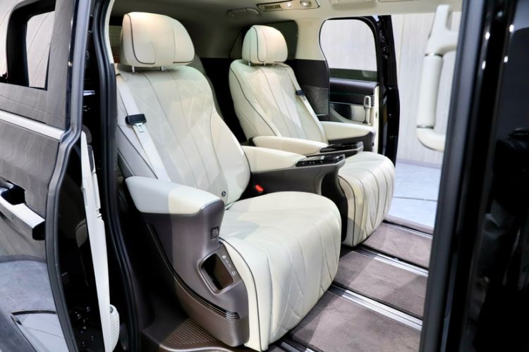 Used Denza D9 2024 DM-i 980 Four-Wheel Drive Prestige Model