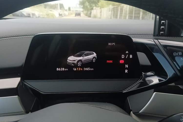 Used Volkswagen ID.6 CROZZ 2022 Long-Range PRO Edition Odometer Close Up