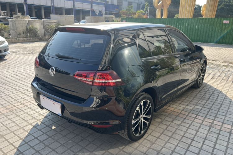 Used Volkswagen Golf 2016 1.4TSI Automatic R-Line