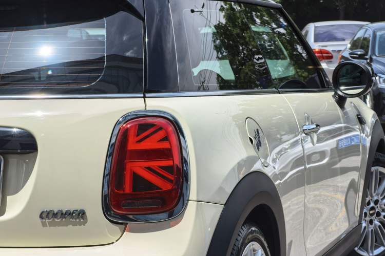 Used MINI MINI 2022 1.5T COOPER Classic Edition