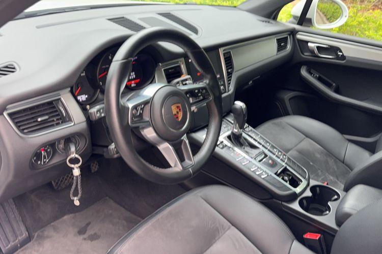 Used Porsche Macan 2017 Macan 2.0T Interior 2