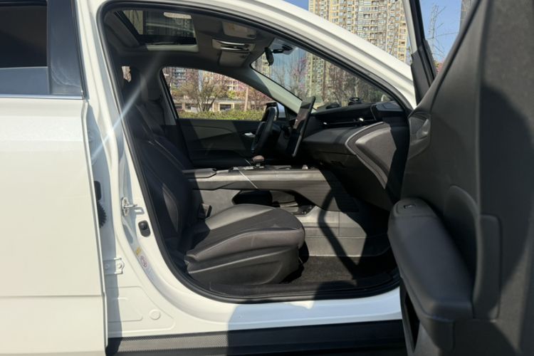 Used Changan Eado 2025 Blue Whale 1.5T 500Bar Prestige Model
