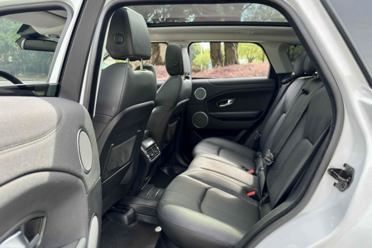 Used Land Rover Range Rover Evoque 2018 240 PS SE Smart Brilliance Edition