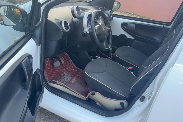 Used BYD F0 2015 1.0L AMT XuanKu Model Interior 3