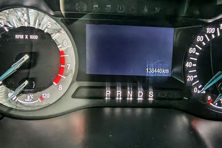 Used Ford Edge 2016 EcoBoost 245 Two-Wheel-Drive Titanium 5-Seater Odometer Close Up