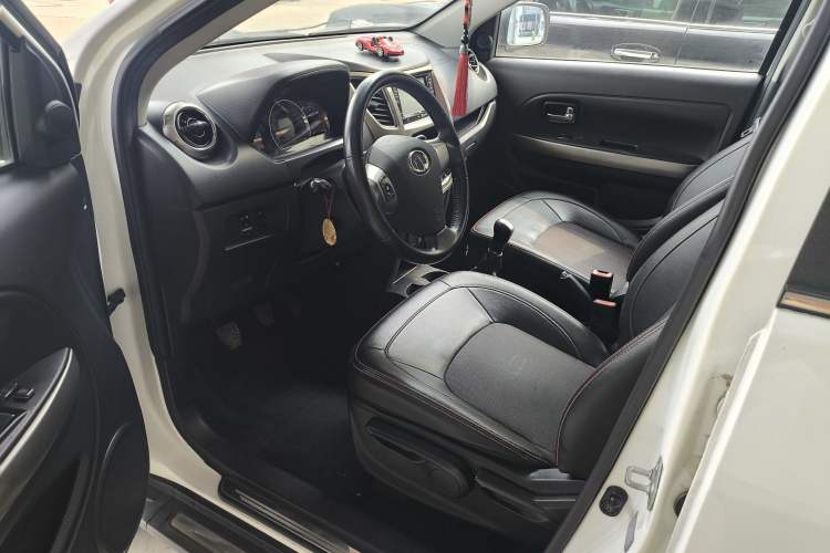 Used Great Wall M4 2014 1.5L Manual Elite Model Left Front Seat