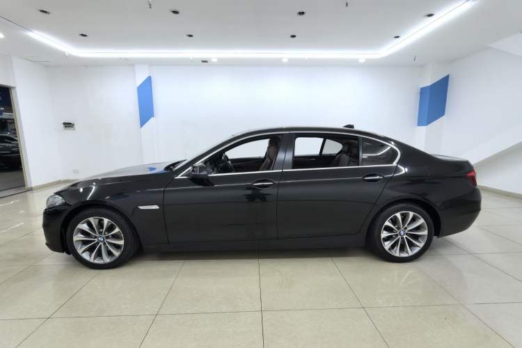 Used BMW 5 Series 2017 525Li Leading Model
